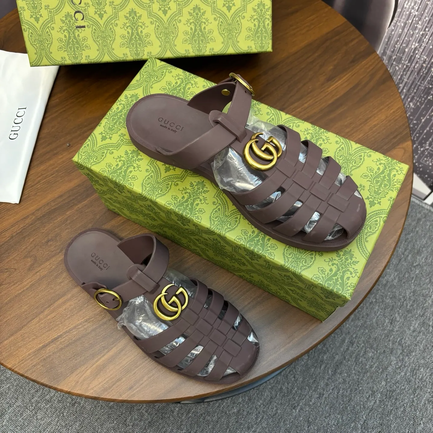 Men's shoes 260💰 [Gucci] Counter quality, top-quality original goods, real photos! Original TPU material, fine workmanship, comfortable; genuine 1:1 replica Size: 38 ~ 46